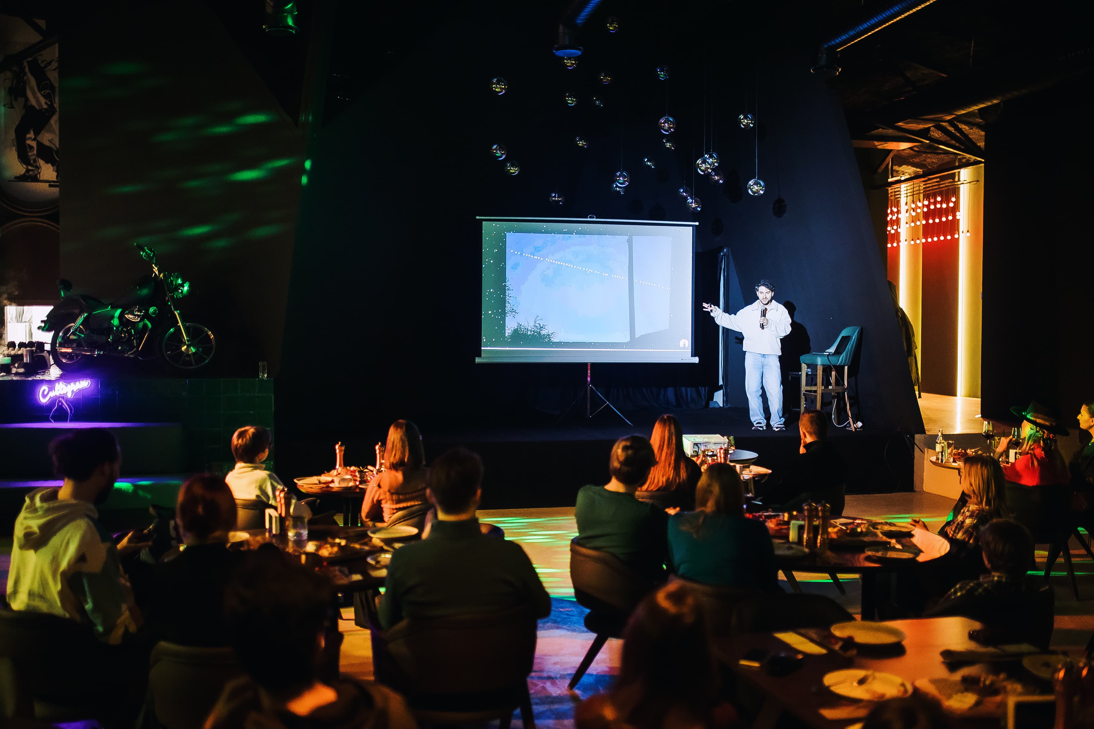 «Космос как часть нашей жизни: от спутников до космического туризма»